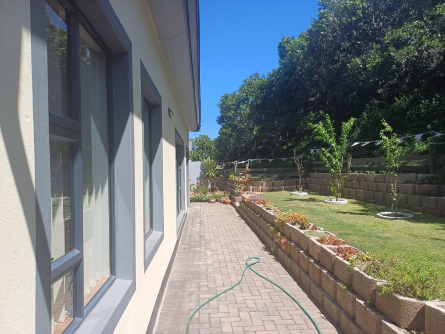 3 Bedroom Property for Sale in Stilbaai Wes Western Cape